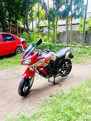 Yamaha 2015 Red