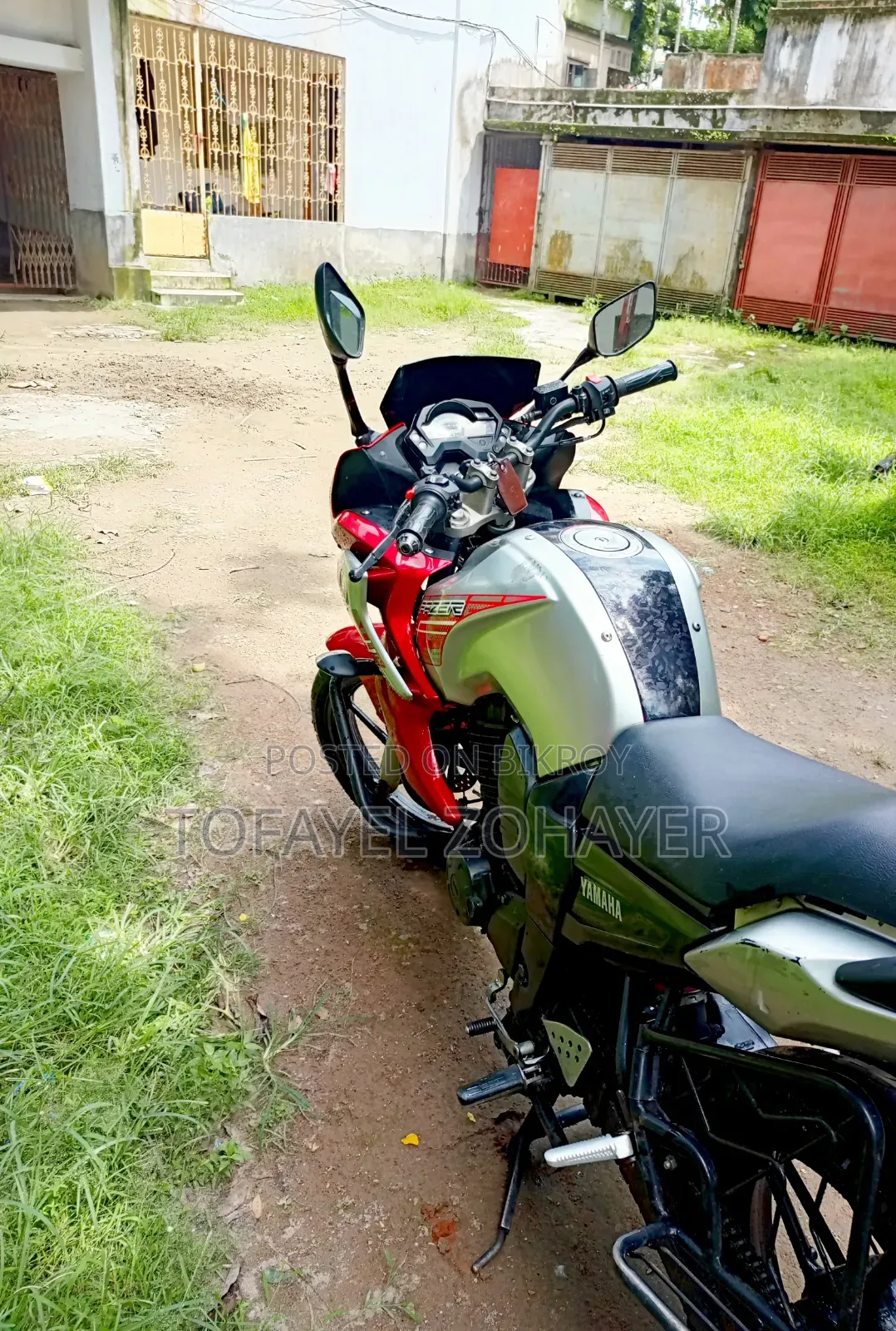 Yamaha 2015 Red