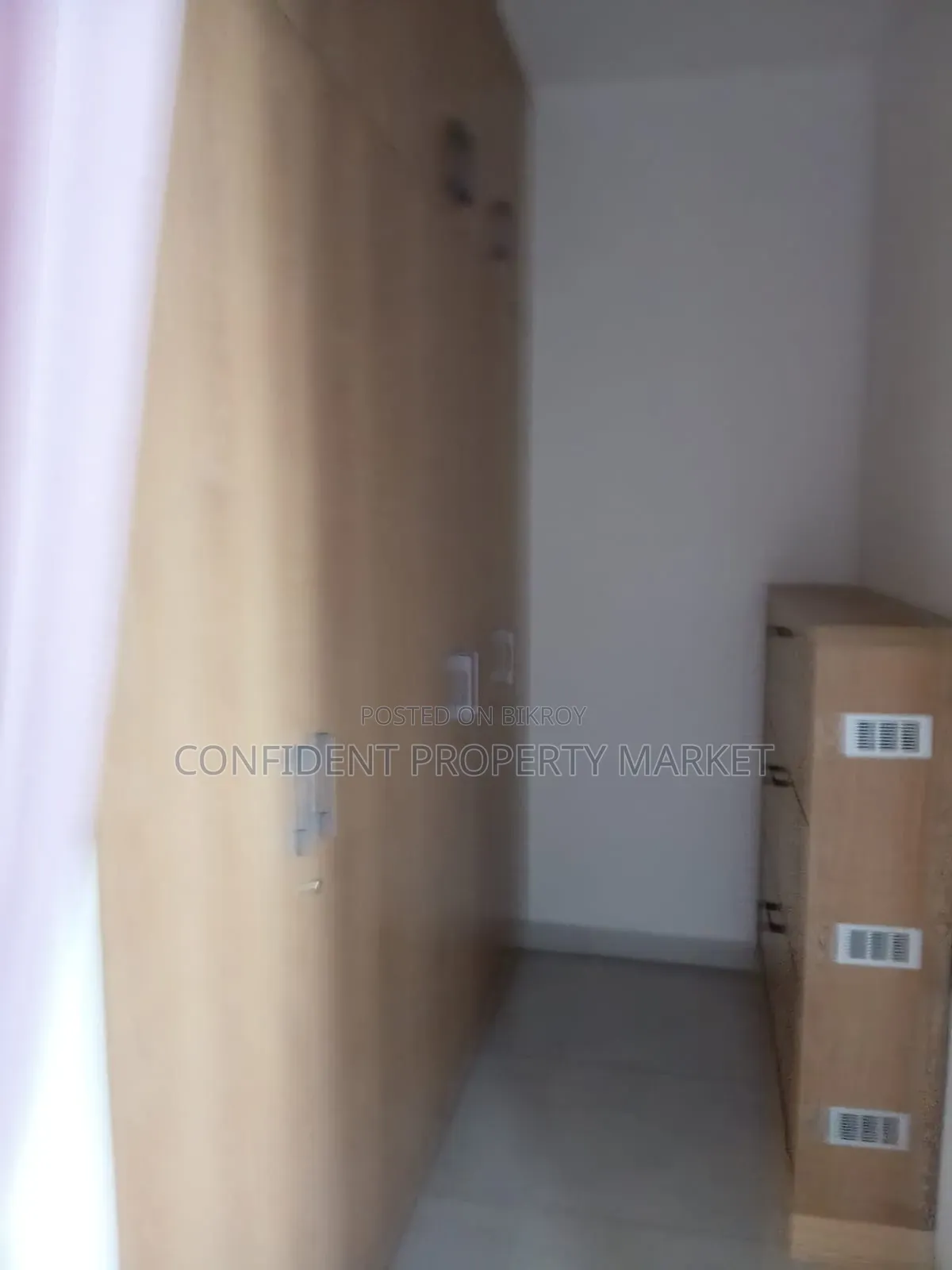 গুলশানে ভাড়ার জন্য আসবাবপত্রসহ ৪ বেডরুমের অ্যাপার্টমেন্ট