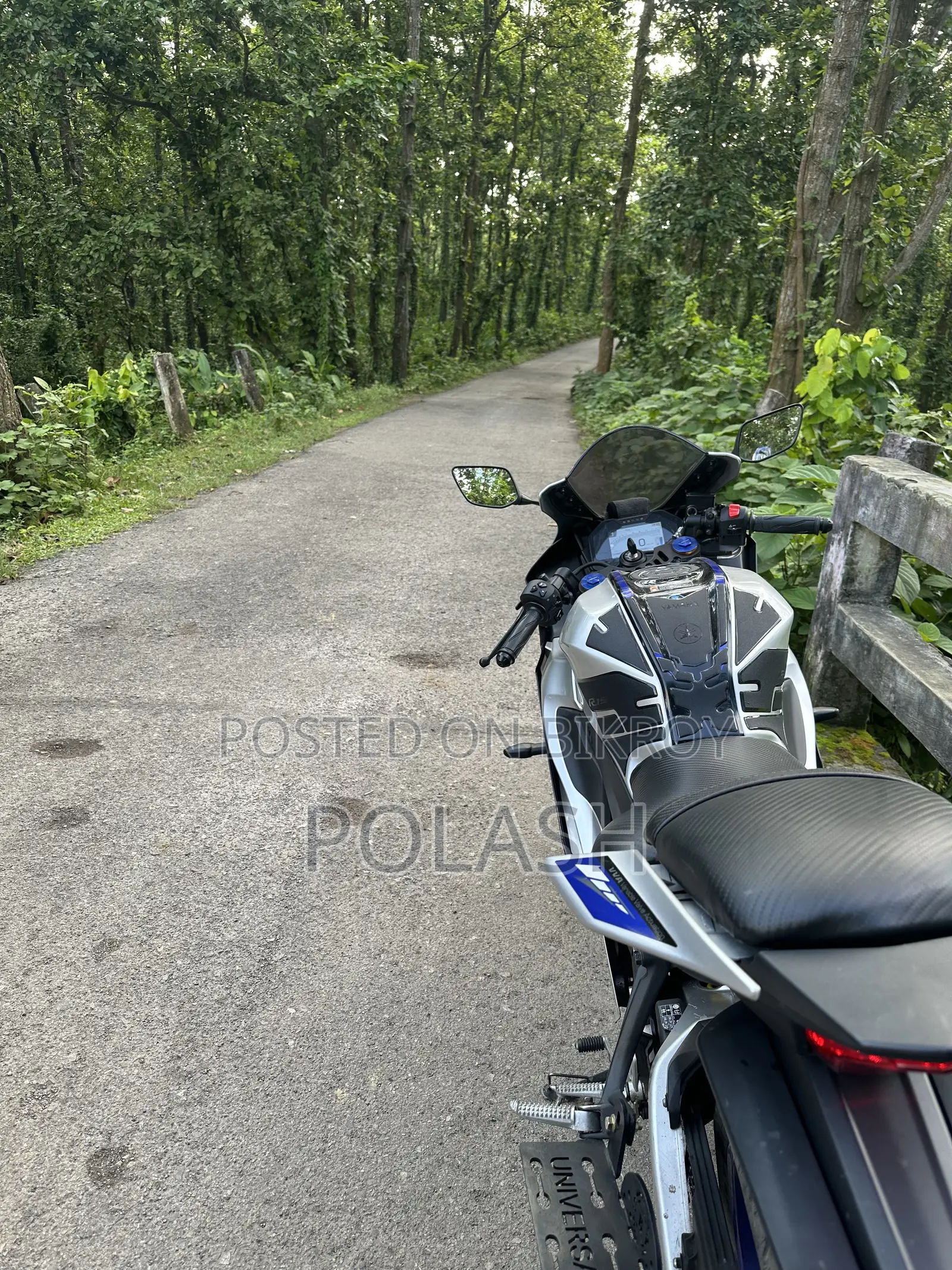 Yamaha R1 2023 Silver
