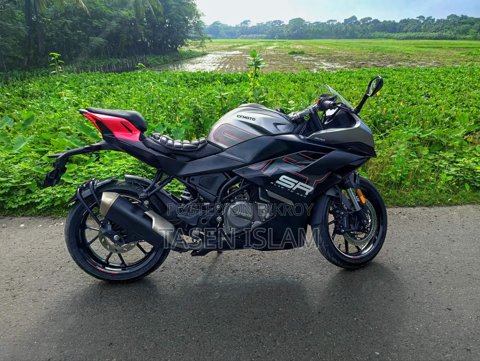 New CFMoto 300SR 2025 Silver
