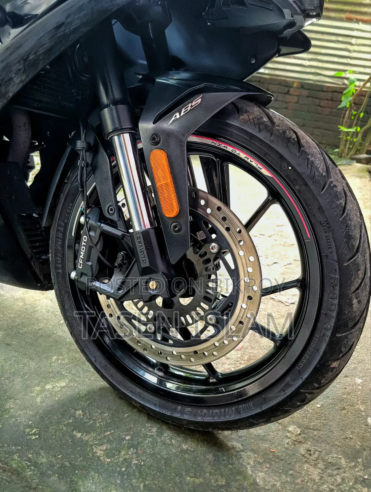 New CFMoto 300SR 2025 Silver