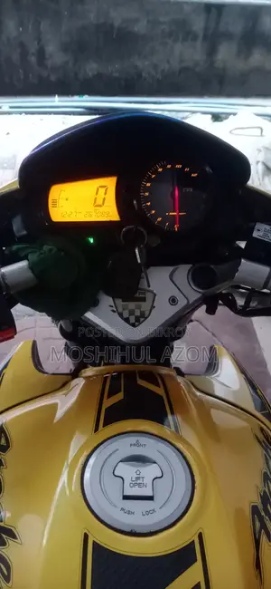 New TVS Apache RTR 160 2V 2018 Yellow