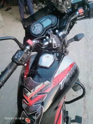 বাজাজ ডিসকভার ১২৫ ২০২২ ব্ল্যাক