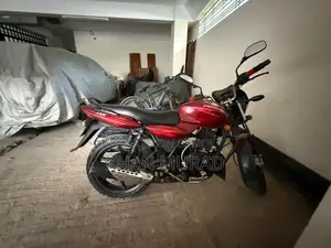 বাজাজ ডিসকভার ১৩৫ ২০১৫ কালো