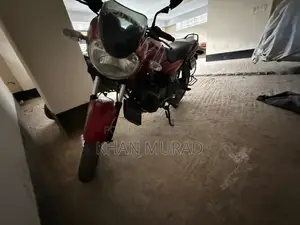 বাজাজ ডিসকভার ১৩৫ ২০১৫ কালো