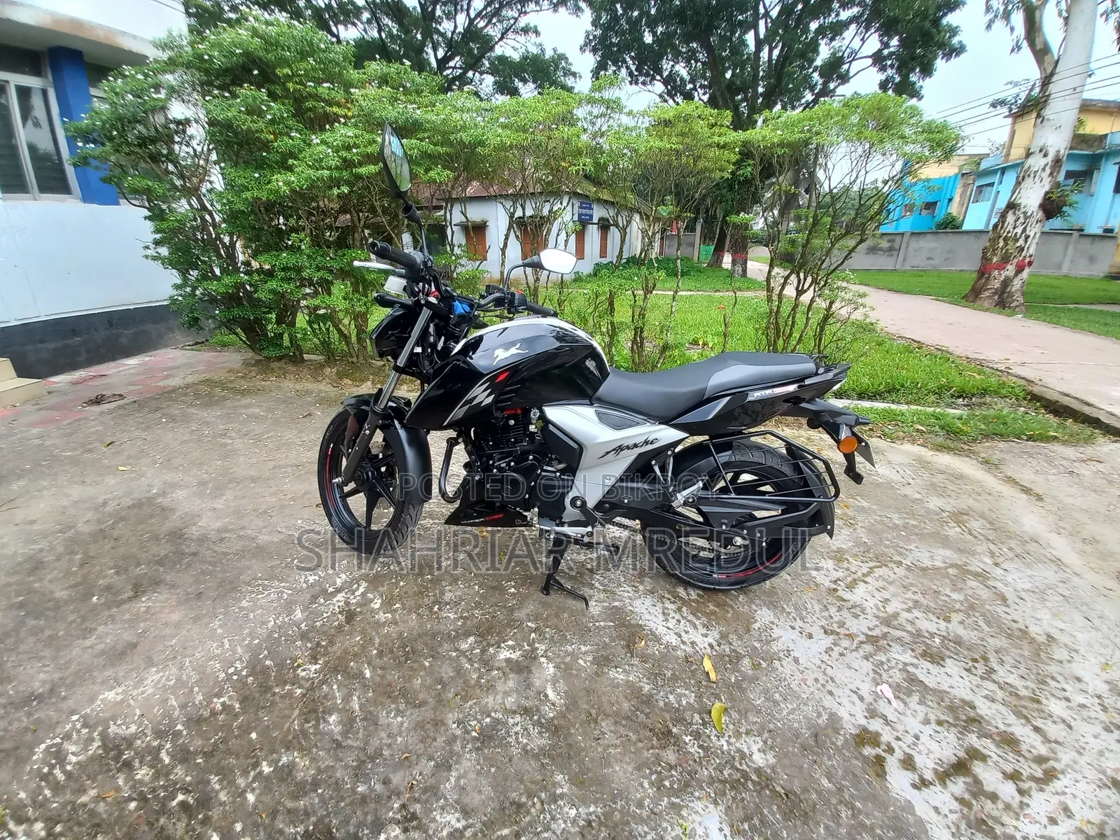 নতুন টিভিএস আপাচি আরটিআর ১৬০ ৪ভি ২০২৫ কালো