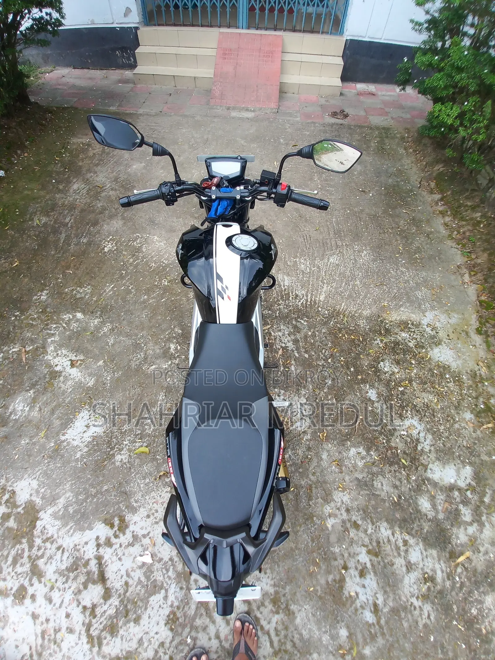 নতুন টিভিএস আপাচি আরটিআর ১৬০ ৪ভি ২০২৫ কালো