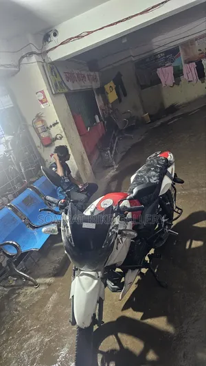 TVS Apache RTR 160 2V 2015 White