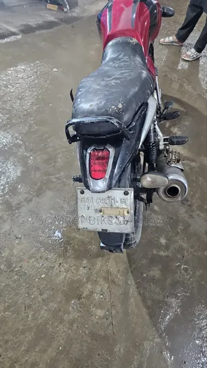 Bajaj V15 2017 Red