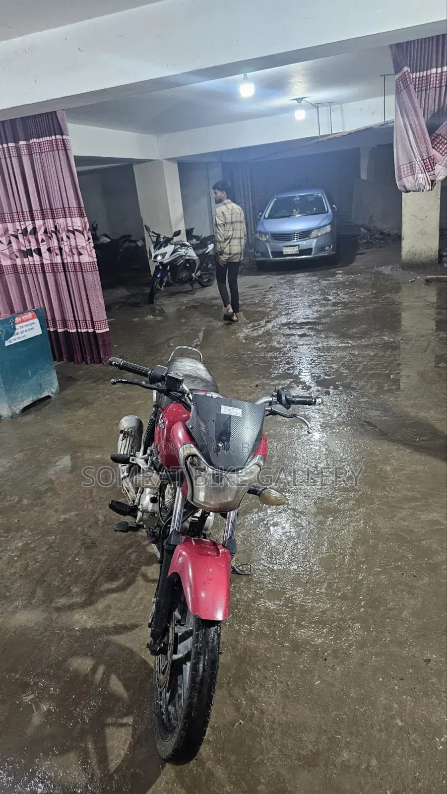 Bajaj V15 2017 Red