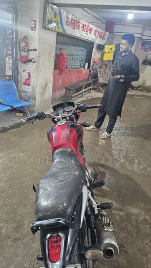 Bajaj V15 2017 Red