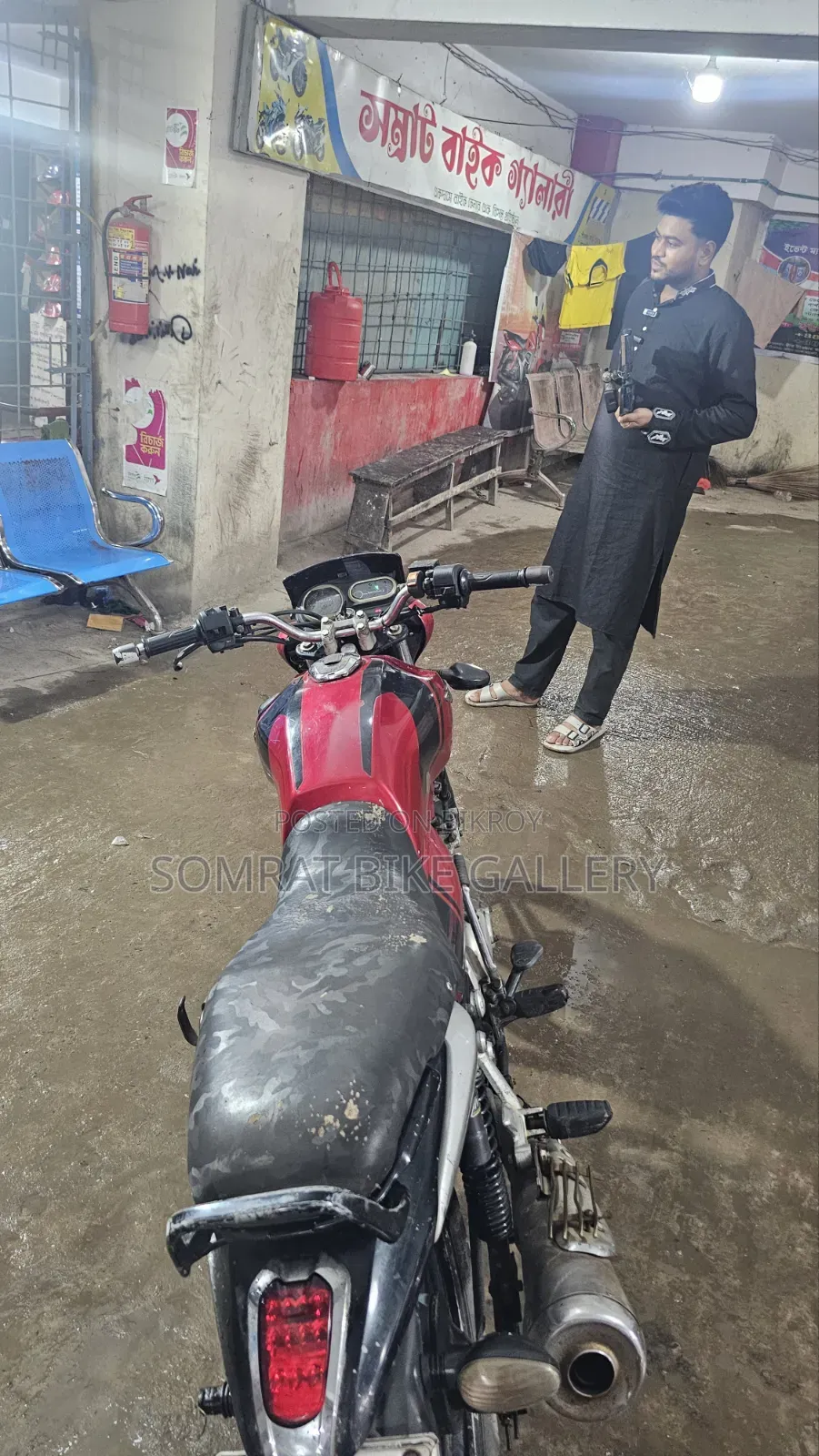 Bajaj V15 2017 Red