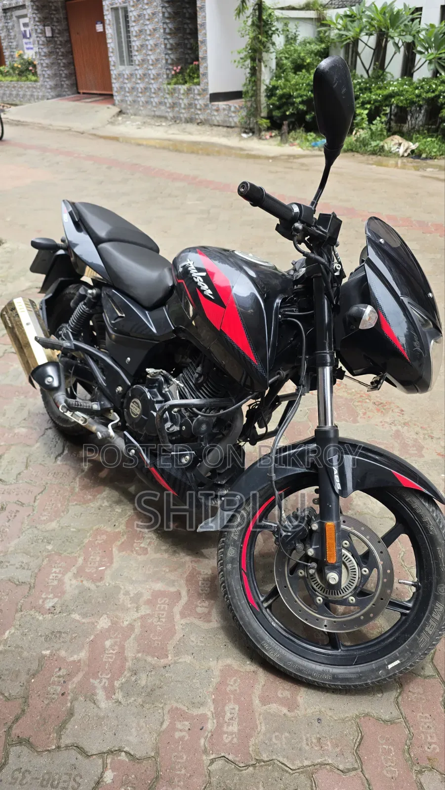 Bajaj Pulsar 150 2022 Red
