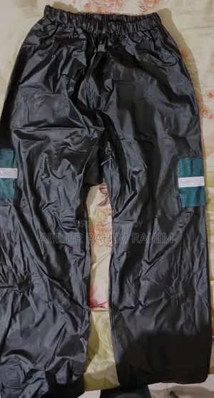 ভালো মানের রেইনকোট বিক্রি করা হবে