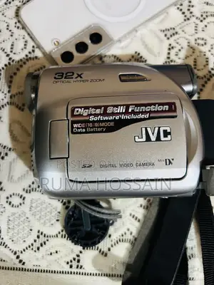 JVC GR-D395U Digital Video Camera (A MiniDV Camcorder)