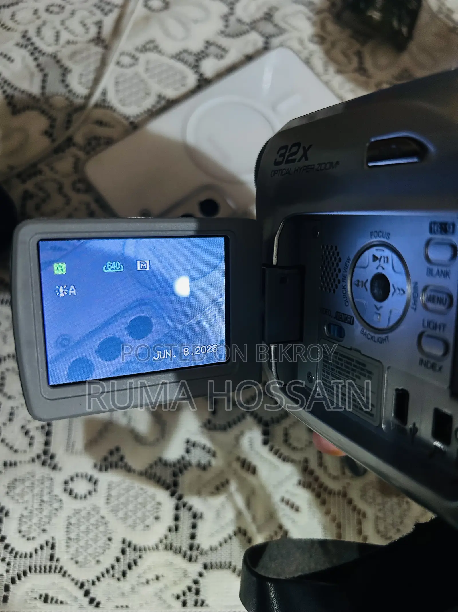 JVC GR-D395U Digital Video Camera (A MiniDV Camcorder)