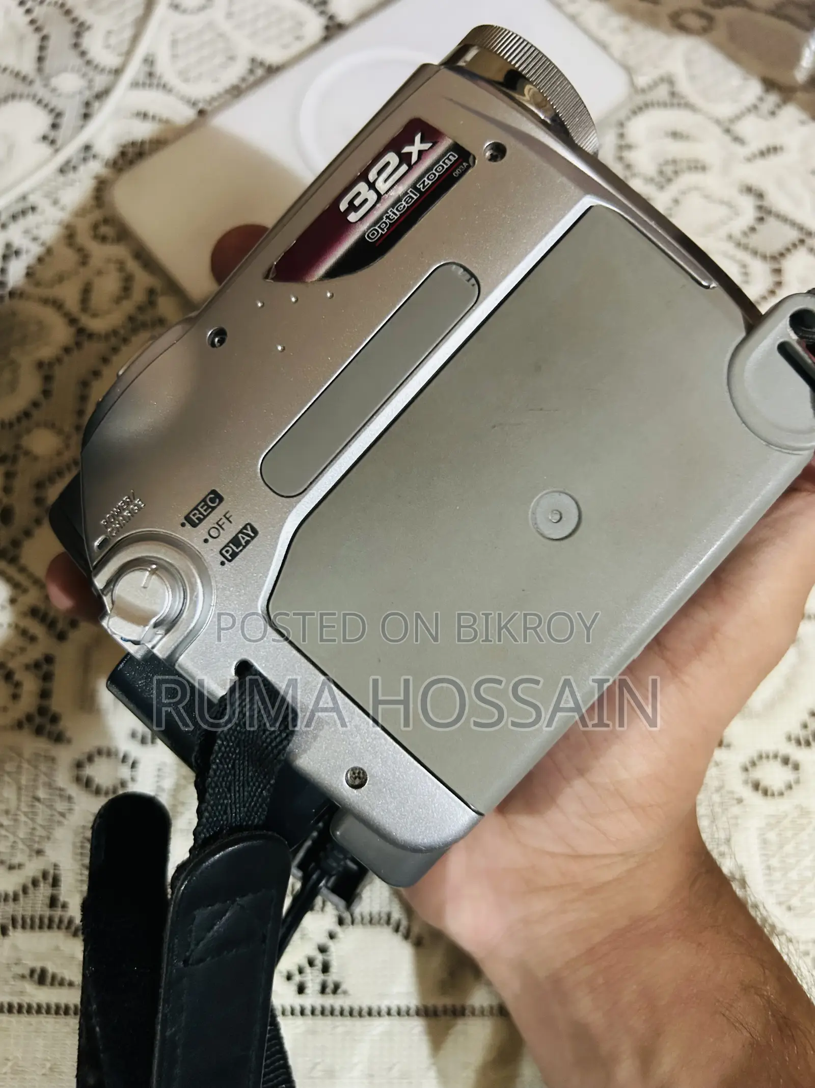 JVC GR-D395U Digital Video Camera (A MiniDV Camcorder)