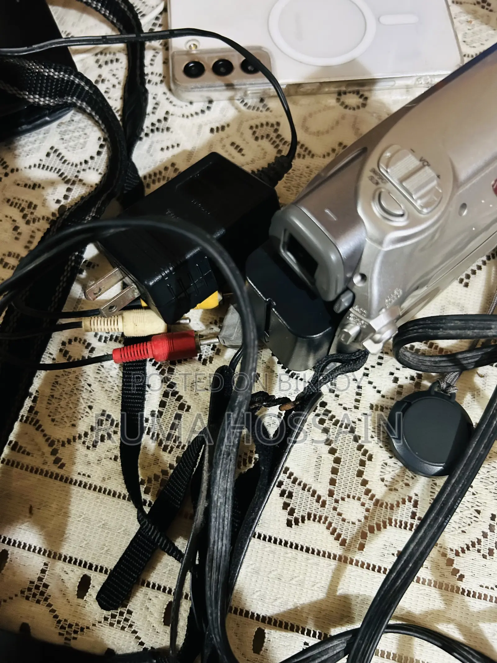 JVC GR-D395U Digital Video Camera (A MiniDV Camcorder)