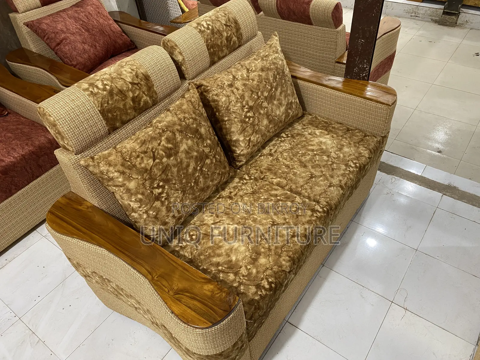 ২ ২ ১ ফাইভ সিট সোফা উইথ কুশনস