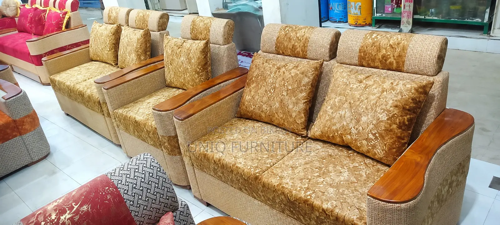 ২ ২ ১ ফাইভ সিট সোফা উইথ কুশনস