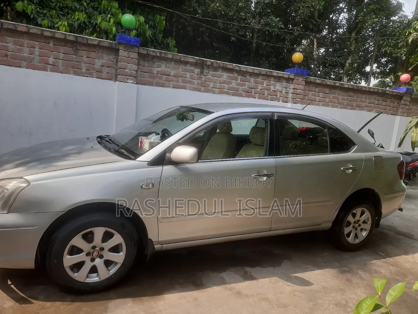 টয়োটা প্রমিও ২০০৪ সিলভার