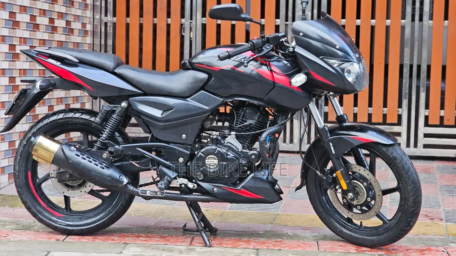 Bajaj Pulsar 150 2023 Black