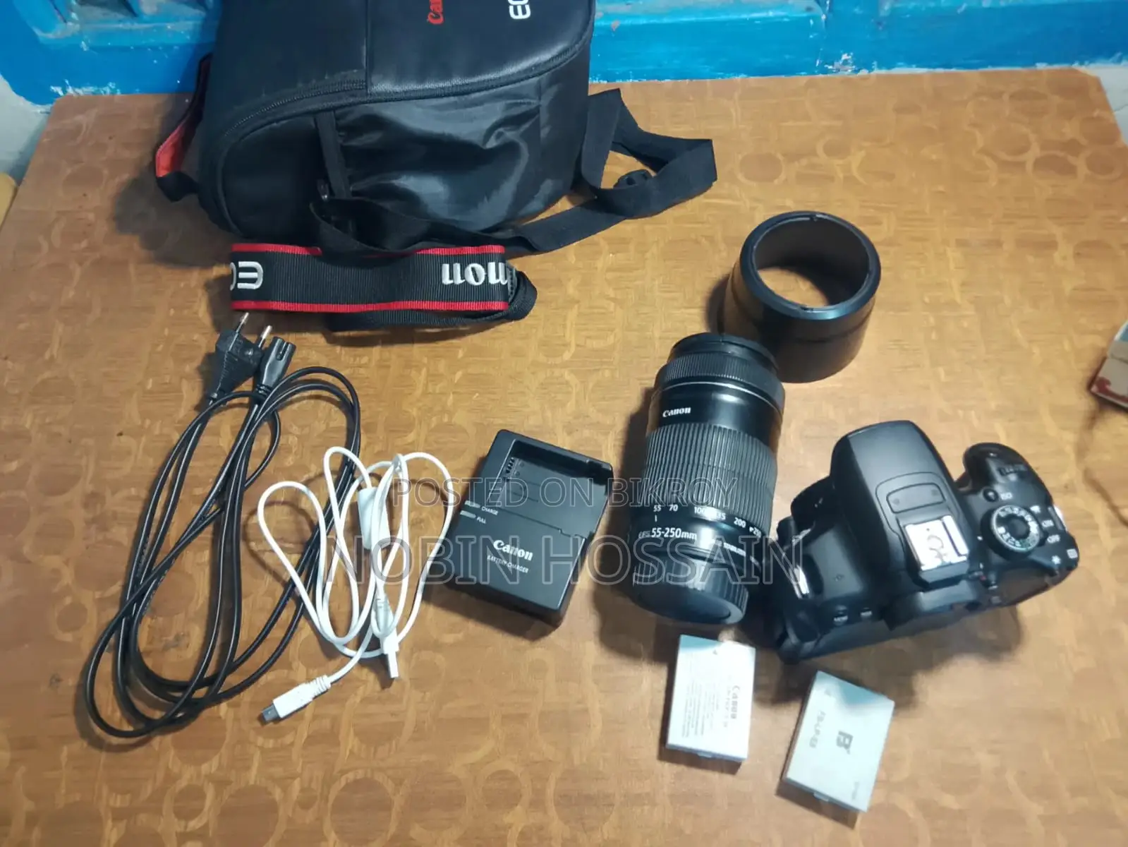 Canon EOS 650D (Rebel T4i) DSLR Camera + 55-250mm Lens