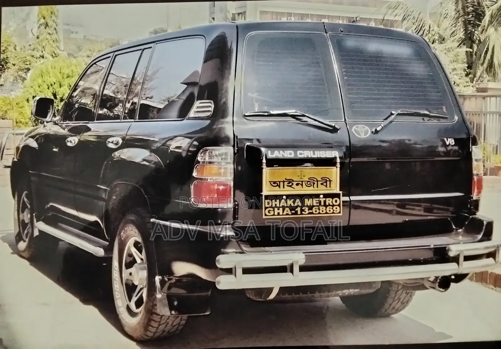 টয়োটা ল্যান্ড ক্রুজার ২০০০ কালো