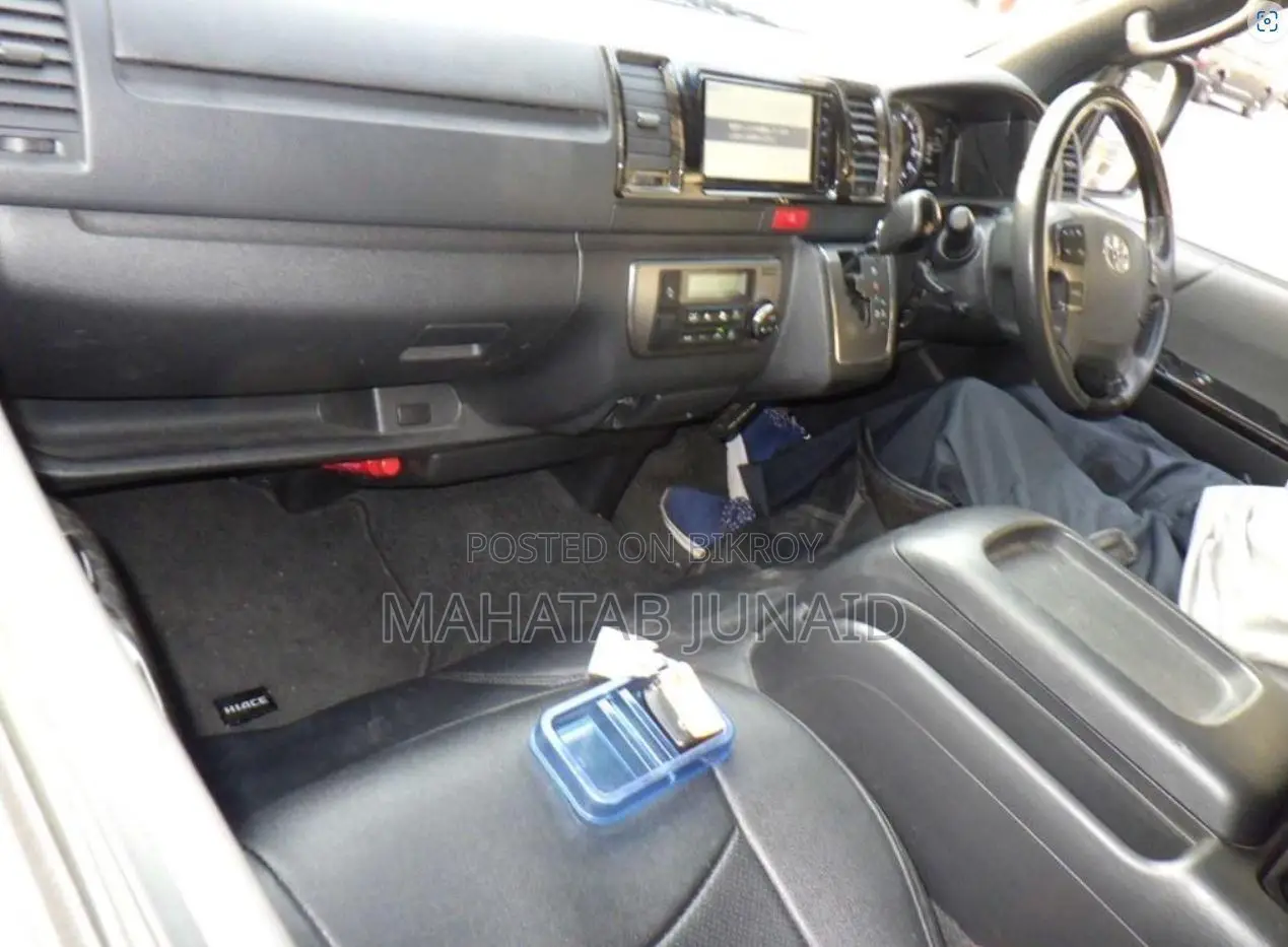 Toyota HiAce 2021