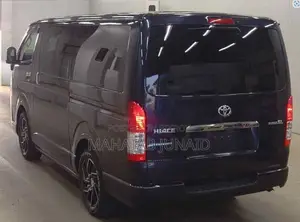 Toyota HiAce 2021