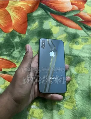 অ্যাপল আইফোন এক্সএস ৬৪ জিবি ব্ল্যাক