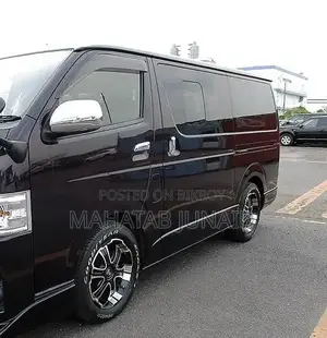Toyota HiAce 2021