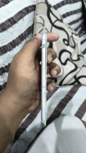 অ্যাপল আইফোন ৭ ৩২ জিবি গ্রে