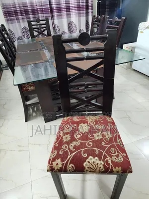 গ্লাস টপ কাঠের ডাইনিং টেবিল