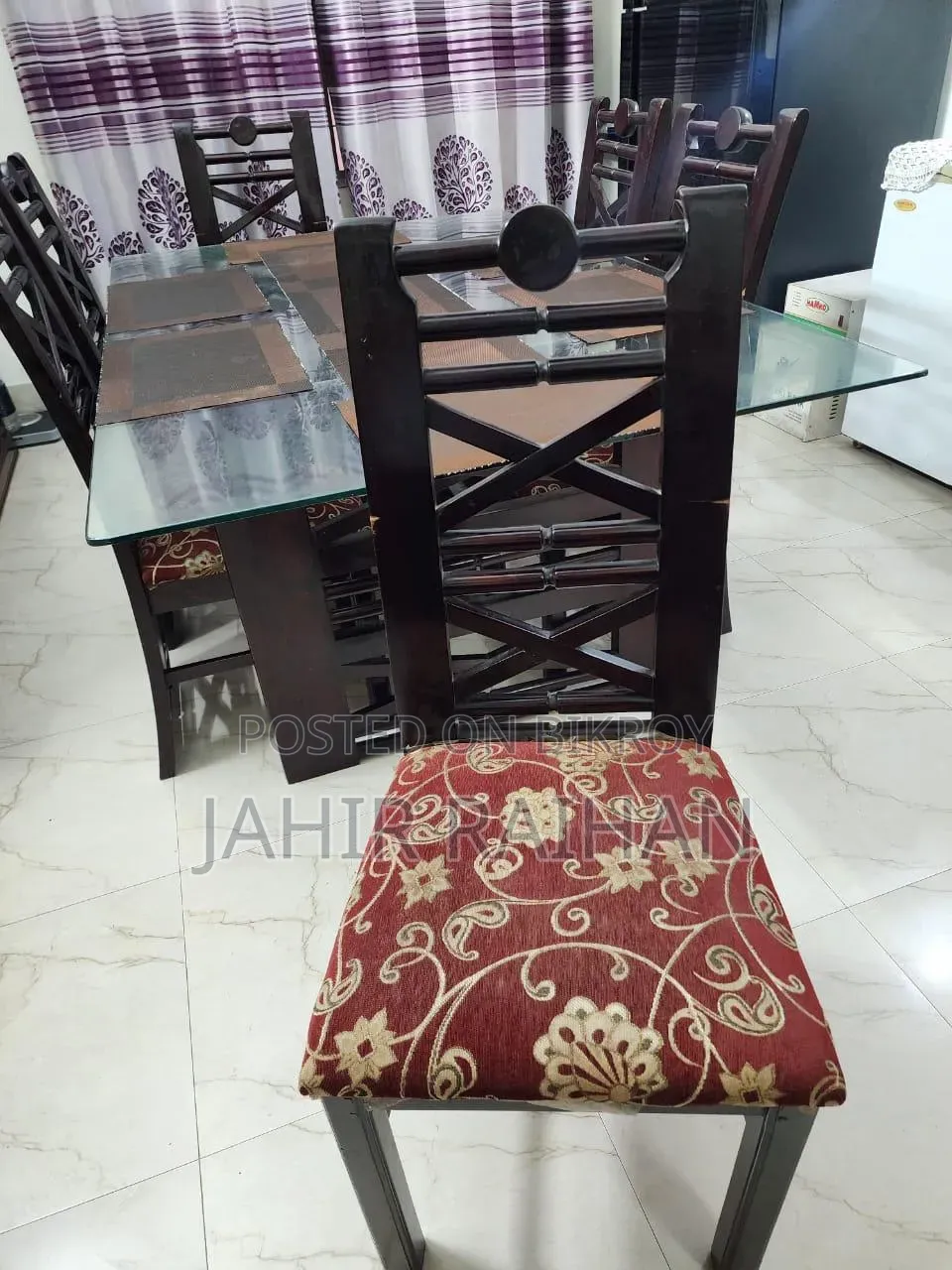 গ্লাস টপ কাঠের ডাইনিং টেবিল