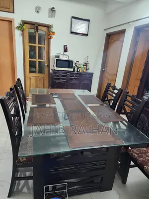গ্লাস টপ কাঠের ডাইনিং টেবিল