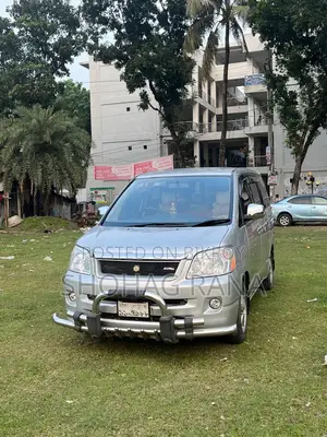 Toyota Noah 2.0 Four Wheel Drive (8 Seater) 2003 Silver