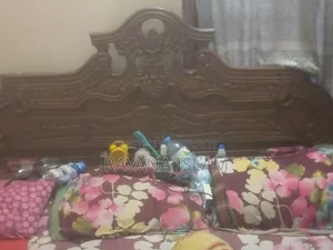 জরুরী বিক্রি খাট