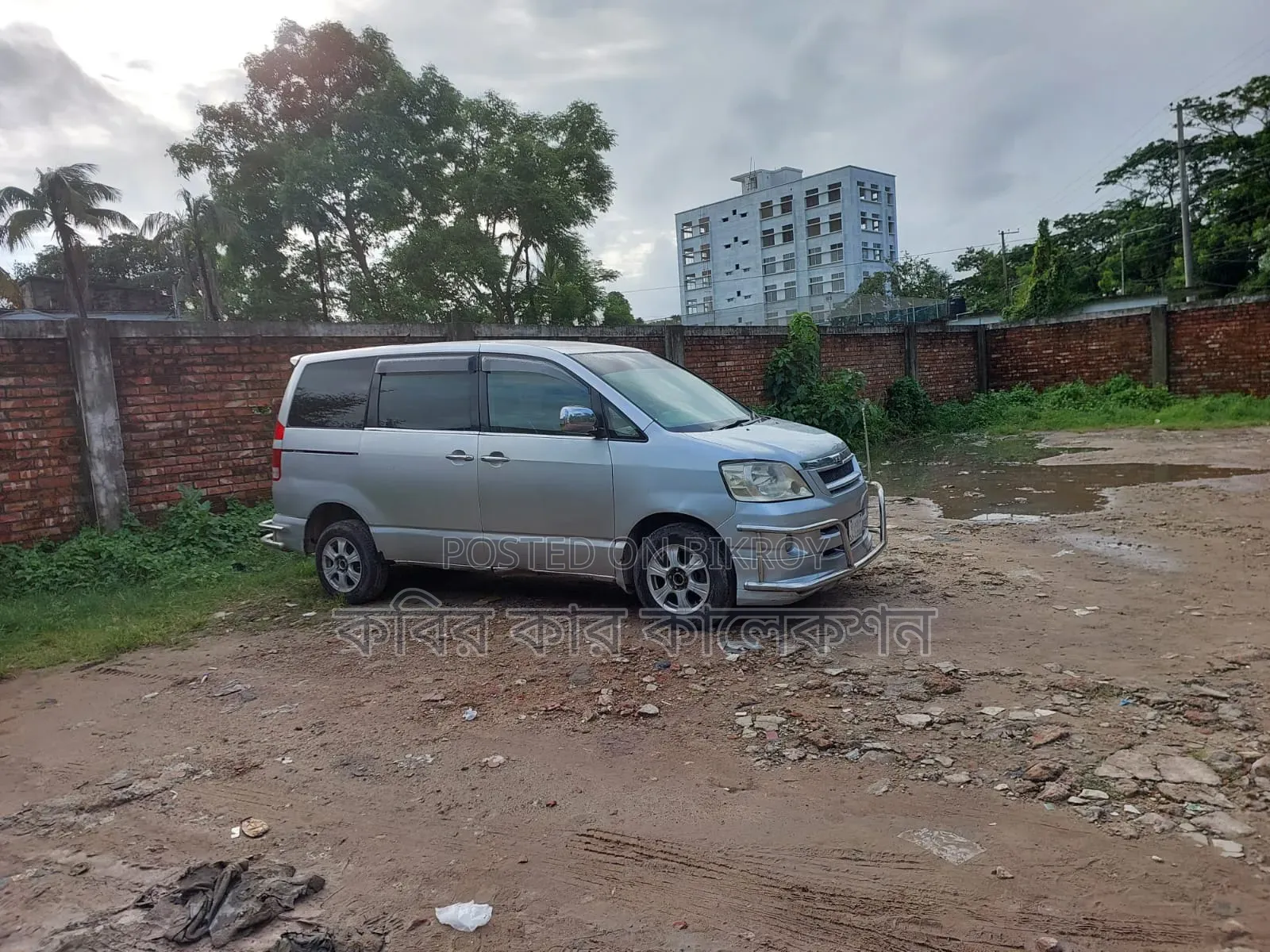 Toyota Noah 2004 Silver
