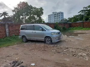 Toyota Noah 2004 Silver