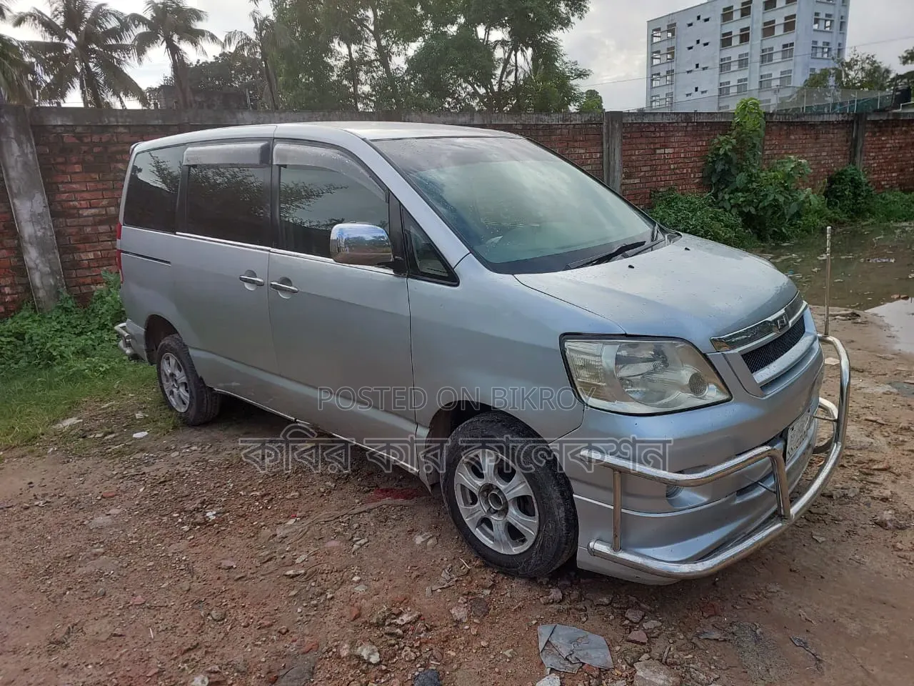 Toyota Noah 2004 Silver