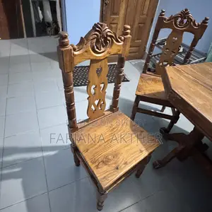 ডাইনিং টেবিল