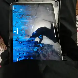 New Apple iPad (2025) 128 GB Silver