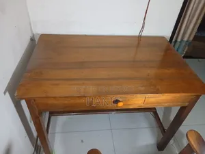 সেলিং : রিডিং টেবিল চেয়ার।