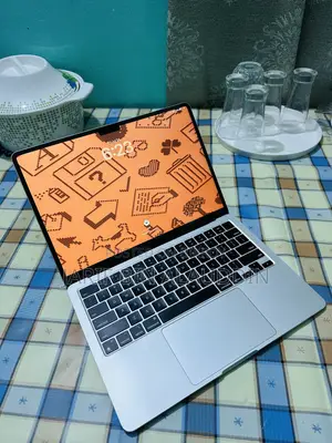 Laptop Apple MacBook Air 2022 M2 16GB Apple M2 SSD 256GB