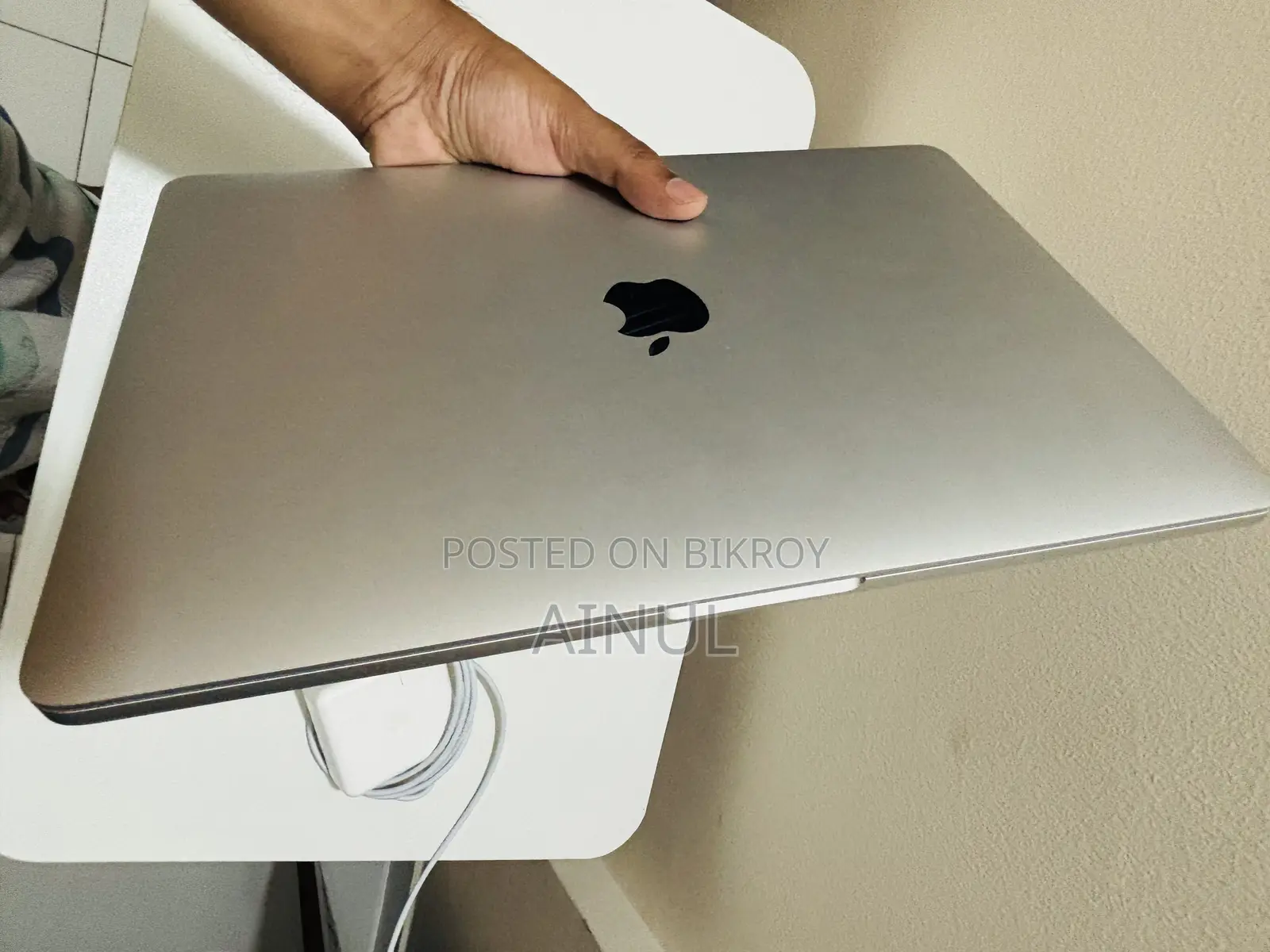 Laptop Apple MacBook Pro 2017 8GB Intel Core I5 SSD 256GB