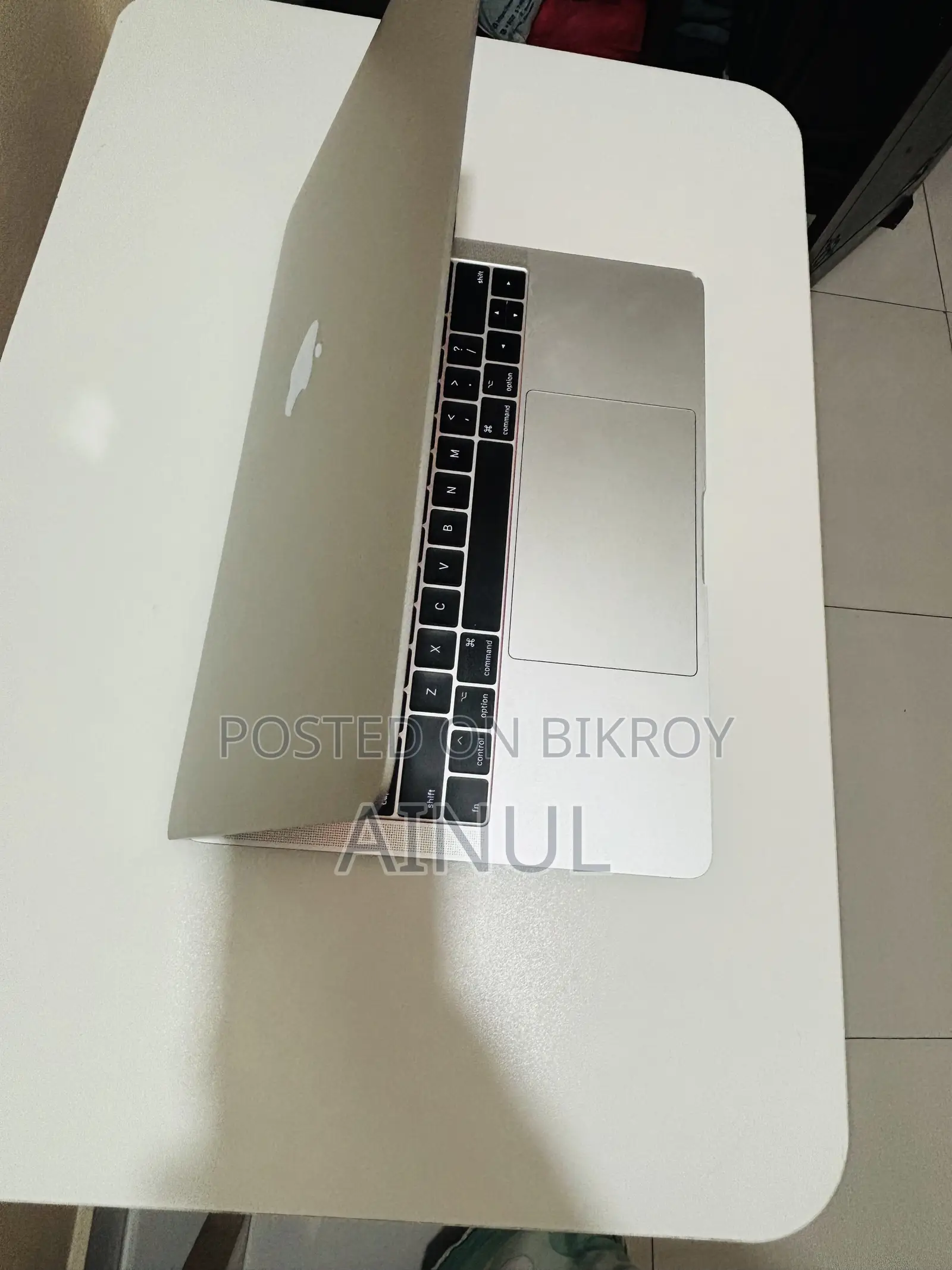 Laptop Apple MacBook Pro 2017 8GB Intel Core I5 SSD 256GB