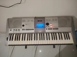 Yamaha psrE413 Electric Keyboard