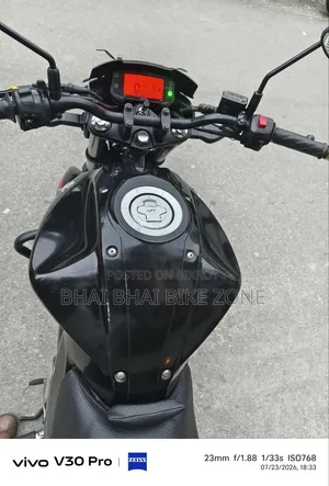 সুজুকি জিক্সার ২০২০ কালো